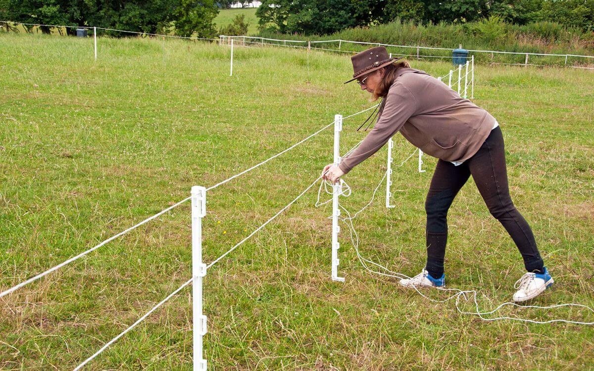 Stavba elektrického ohradníku: Tipy a triky pro snadnější a efektivnější instalaci
