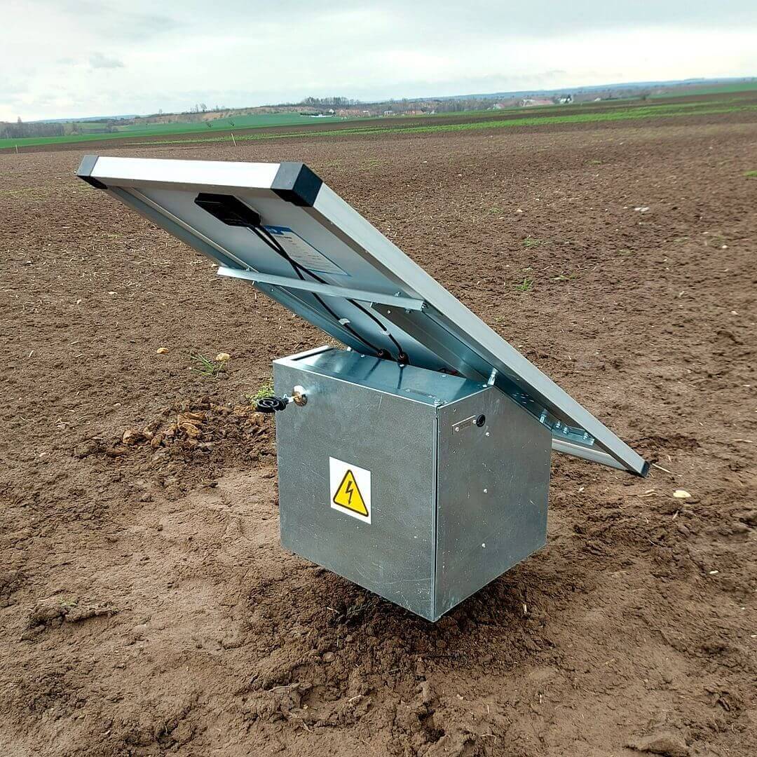 Basic sada solární ohradník - Kompletní bezpečnostní schránka + konzole a panel 200 W