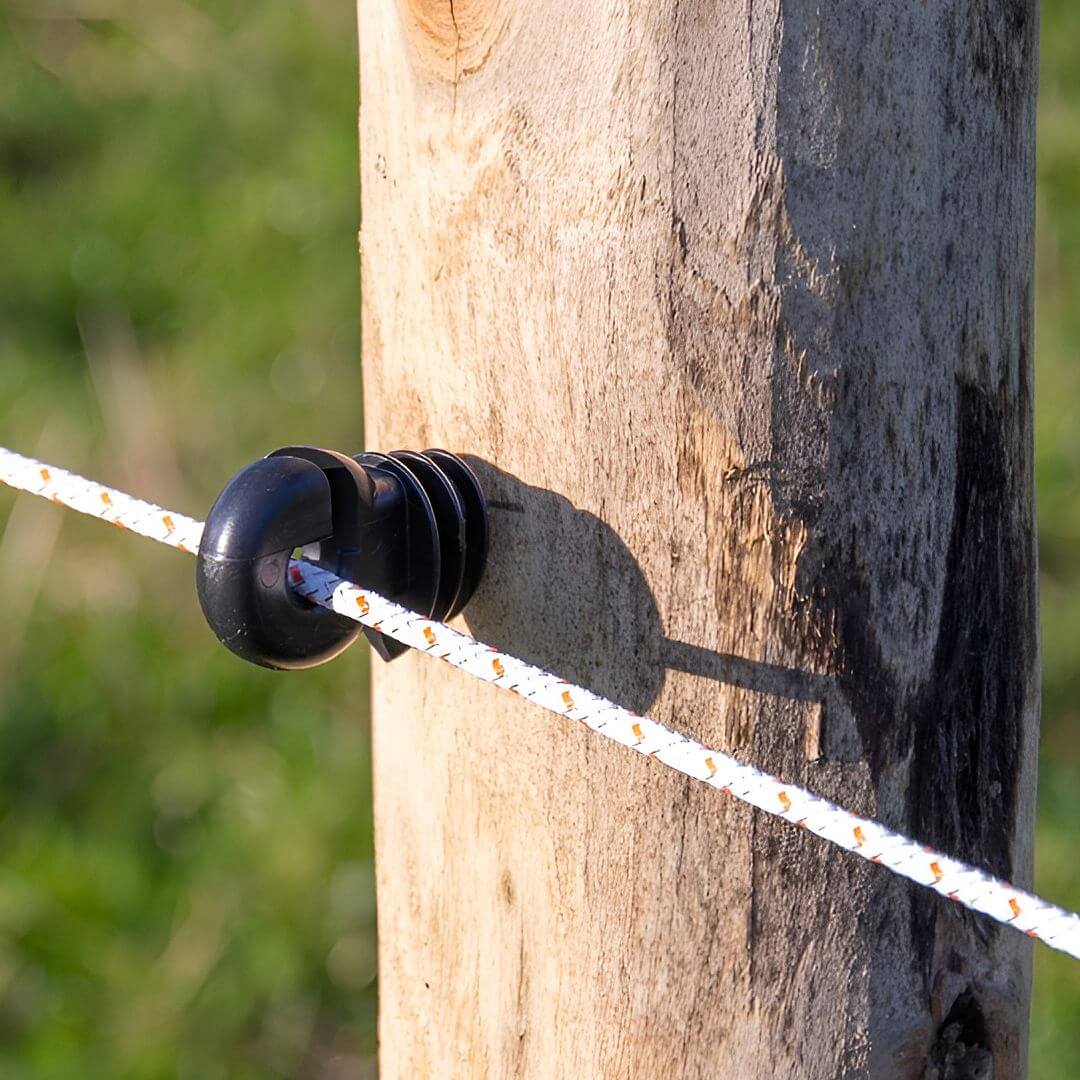 Sada kruhové izolátory pro elektrický ohradník 250 ks včetně šroubovacího nástavce