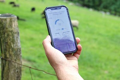 100% přehled o elektrické ohradě v mobilním telefonu