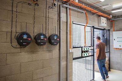 Chytré zdroje elektrického ohradníku energy DUO RF EDX150