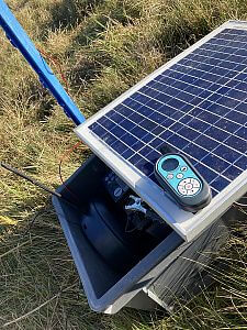 Dálková ovladač a solární panel