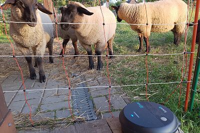 Lehce přenosný zdroj pro elektrický ohradník fencee power duo PD30