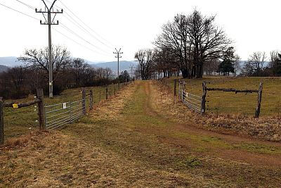 Rušná zelená turistická trasa procházející celým areálem SCHOKu